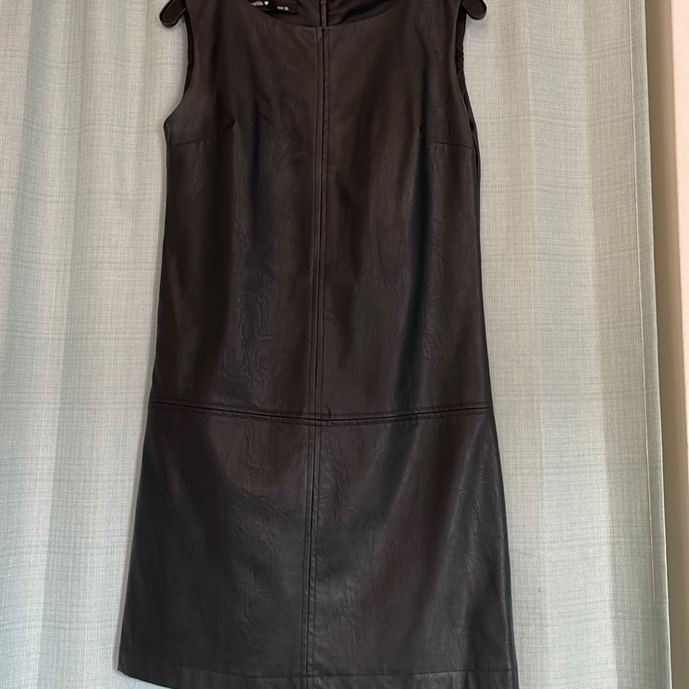 Faux leather black dress with lining. Size 36 (US 6) good condition.